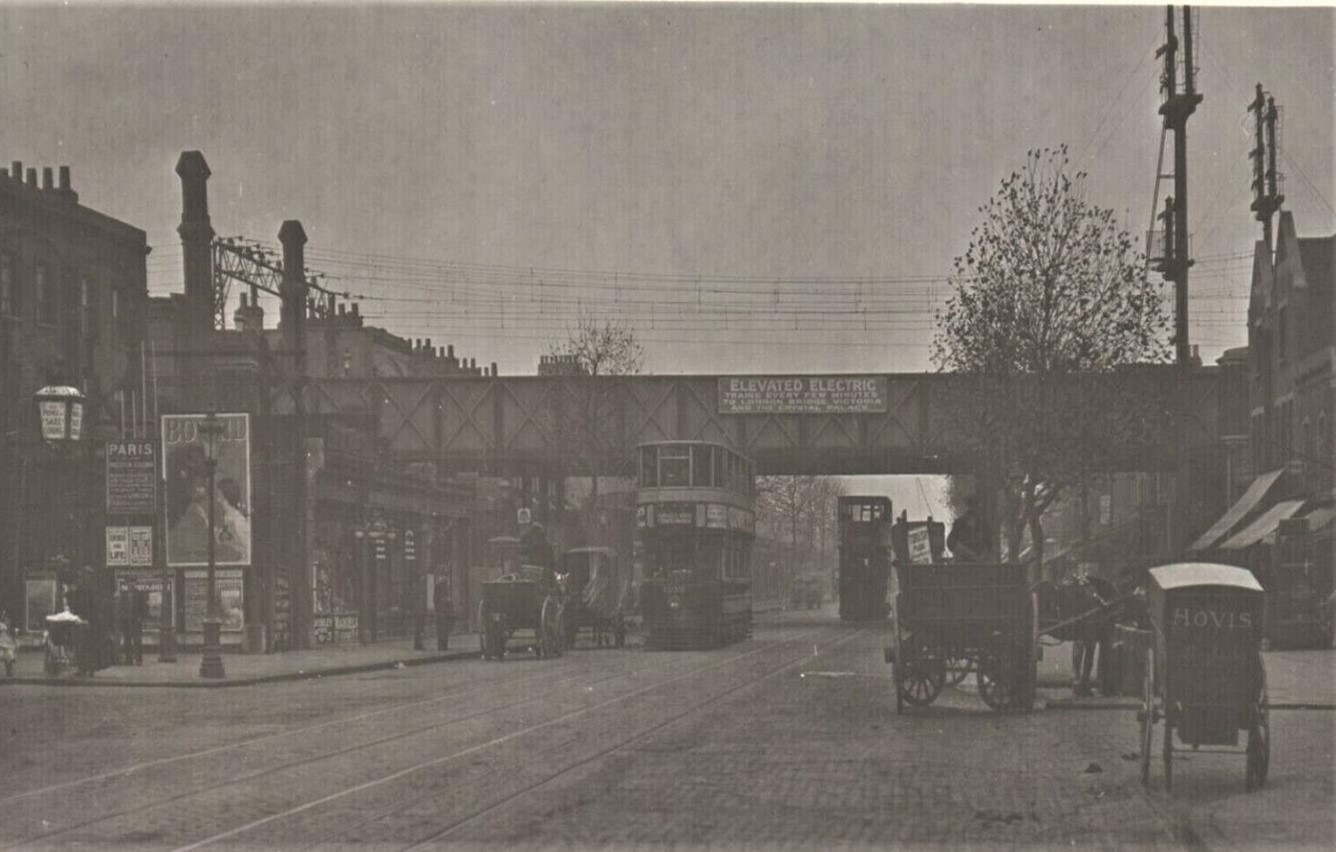 12  Old Kent Road with New Cross Road behind, to the right is the corner of White Post Street, c1914.  X..jpg