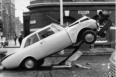 Southwark Street, junction with Summer Street, 1969.  Ford Taunas.  X.png