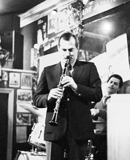 Lower Road, Prince of Orange Pub, 1984. Kenny Davern American jazz clarinettist.  X.png