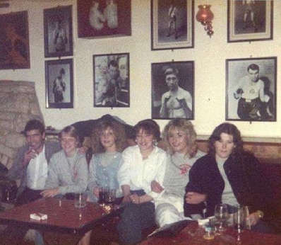 17. Old Kent Road, Bermondsey, The Henry Cooper Pub, c1985. Formally Lord Wellington.   X..png