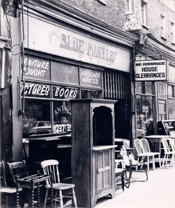 Old Kent Road, Blue Mantle 1960’s. Established in 1969 Blue Mantle had the largest antique fireplace showroom in the World.  X..png