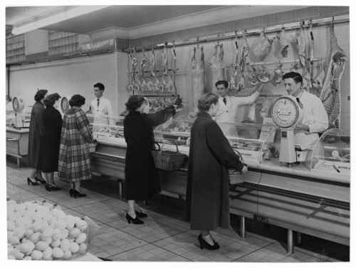 8. Blackfriars Road, Sainsbury’s shop c1952.   X..png