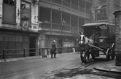 BOROUGH HIGH STREET, THE GEORGE INN.   X..png