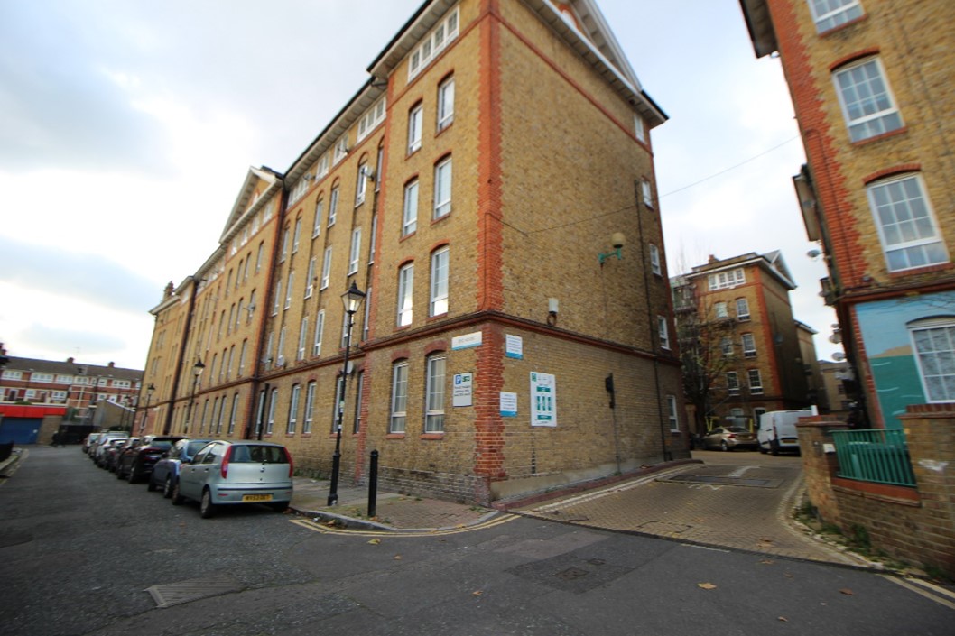 3. Kenning Street looking from Swan Road, Rye House, 2024.   X..jpg