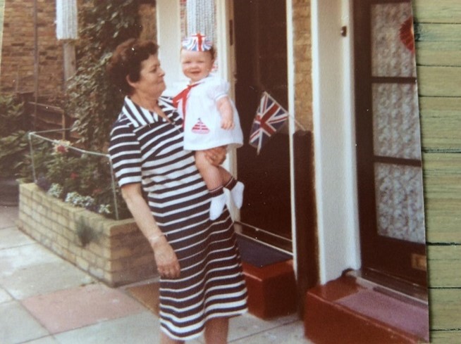 Darwin Street, Silver Jubilee party 1977.  X..jpg
