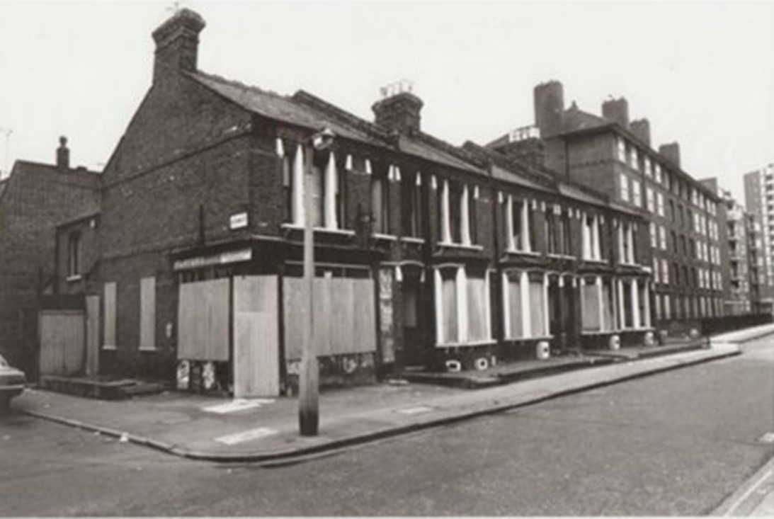 Brandon Street, Eltham Street left,1978. Harrison House past houses.  X..jpg