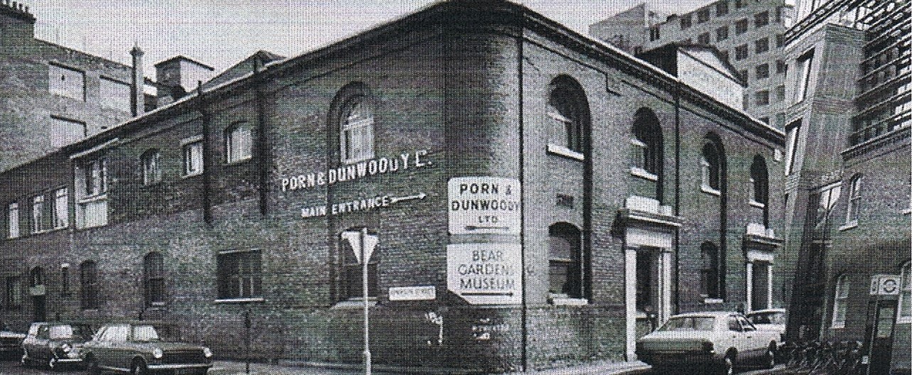 Bankside, Emerson Street left, Park Street right. .jpg