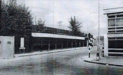 Redriff Road, Dockers Shelter. X..jpg