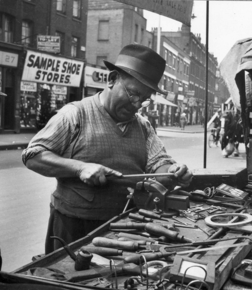 The Cut Market, Waterloo, c1938. Toolmaker at his stall. 1.jpg