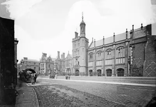 Tooley Street, Queen Elizabeths School, Horselydown,1870–1900..png