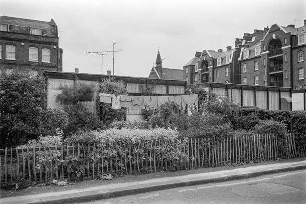 Davidge Street, Blackfriars, Southwark, The Dover Castle Pub left.   X..jpg