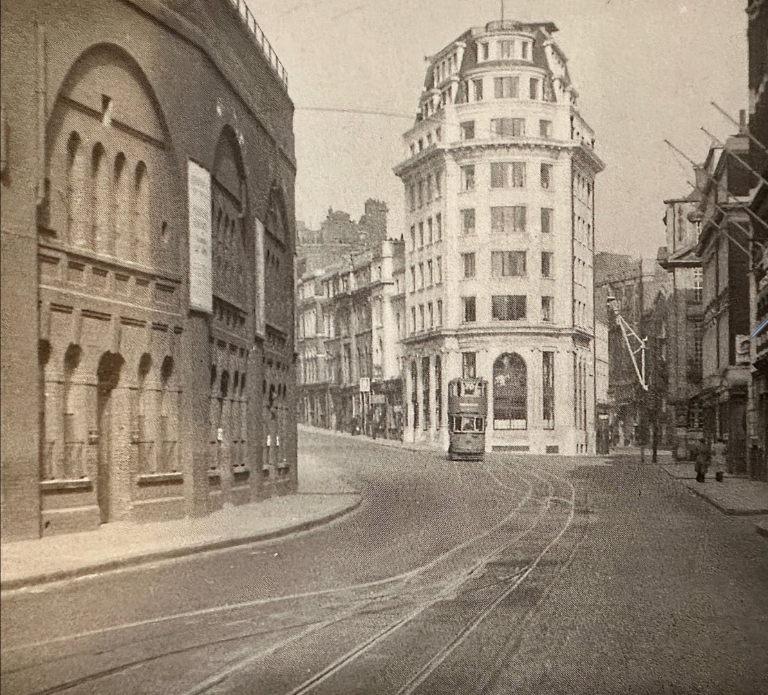 Tooley Street, Duke Street Hill going left.  X..jpg