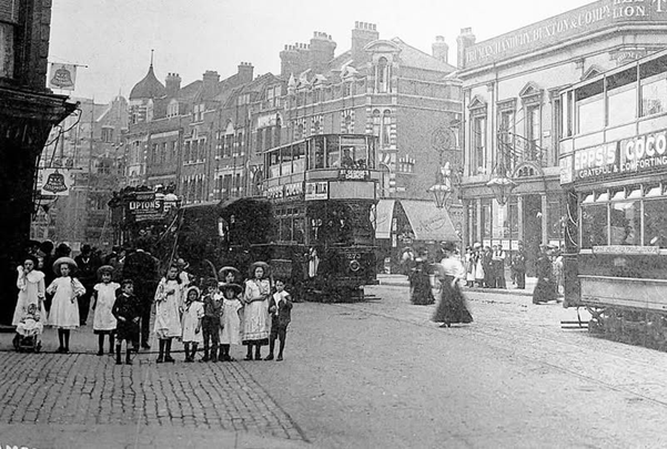 1. Camberwell Gate, The Red Lion Pub right, c1910.    X..png