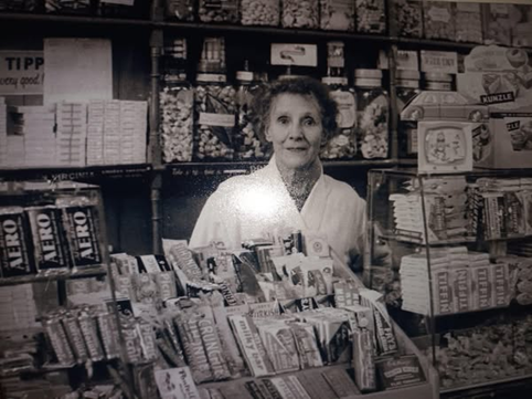 Old Kent Road, Shreeves Sweet Shop, Maud Shreeves..png