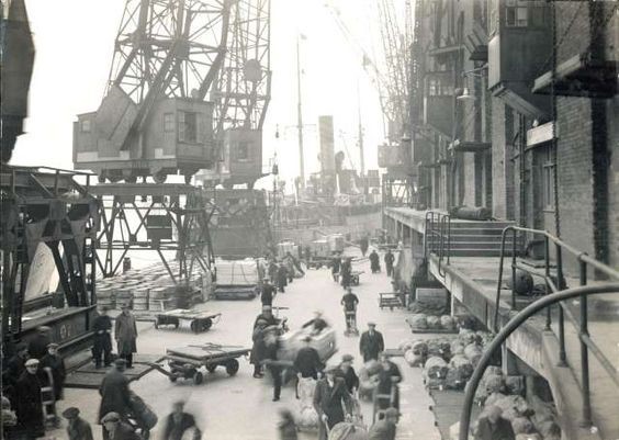 Chamberlain's Wharf, Bermondsey, 1938.jpg