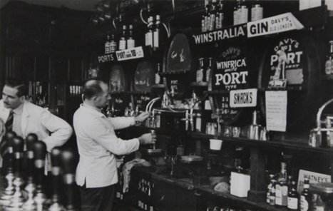 Elephant And Castle Pub c1948.   X..png