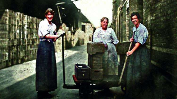 Neate Street, R. Whites, c1900.     X..png