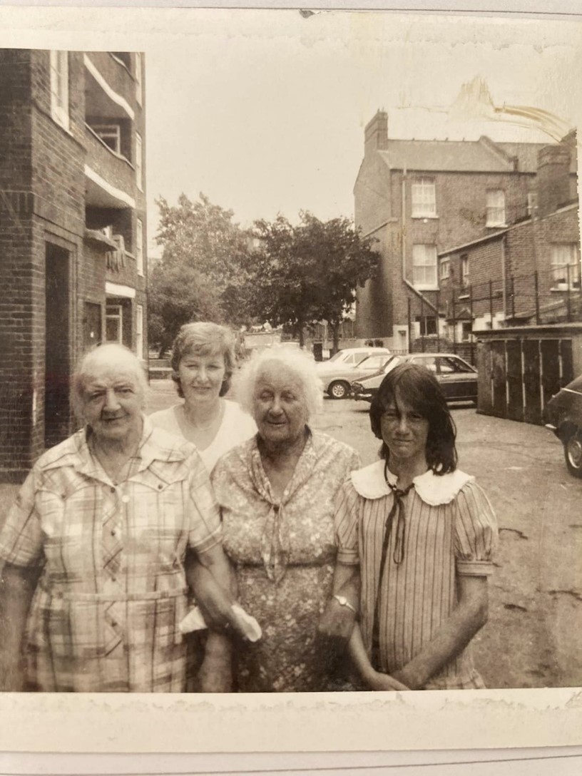 East Street, Innis House left, early 1980s. East Street & Beckway Street far end.  X..jpg