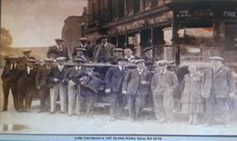 Rotherhithe New Road, Jolly Gardeners Pub.  1   X..png