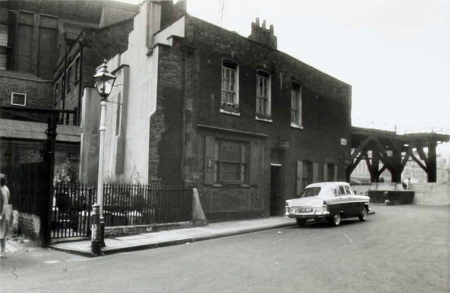 Bankend, The Anchor Pub, Bankside right, c1959.  X..jpg