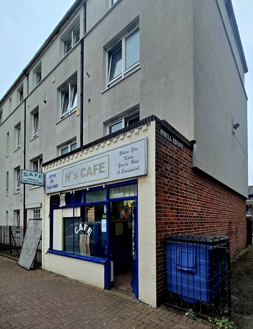 Neptune Street, H’s Cafe 2024, closed 2025.   X..jpg