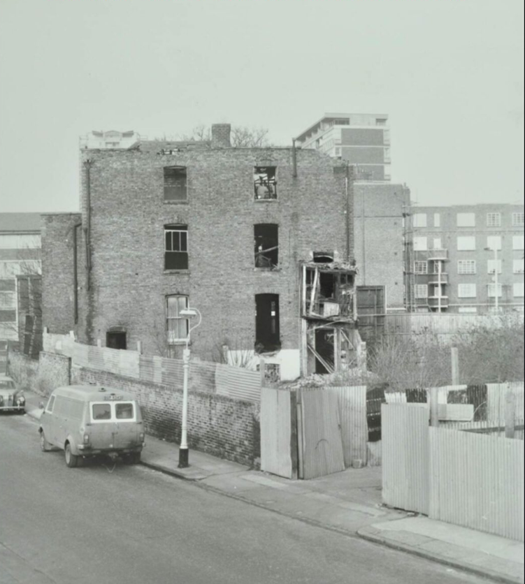 Ossary Road. looking towards Old Kent Road. X..png