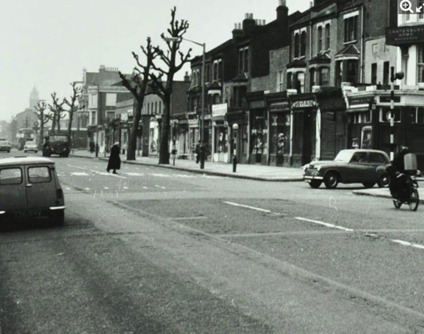 Old Kent Road, Canterbury Arms Pub and Ilderton Road right.    X..png