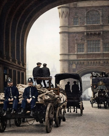 TOWER BRIDGE.     X,.png