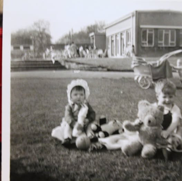Southwark Park c1965 sixties, the Lido and cafe  behind..png