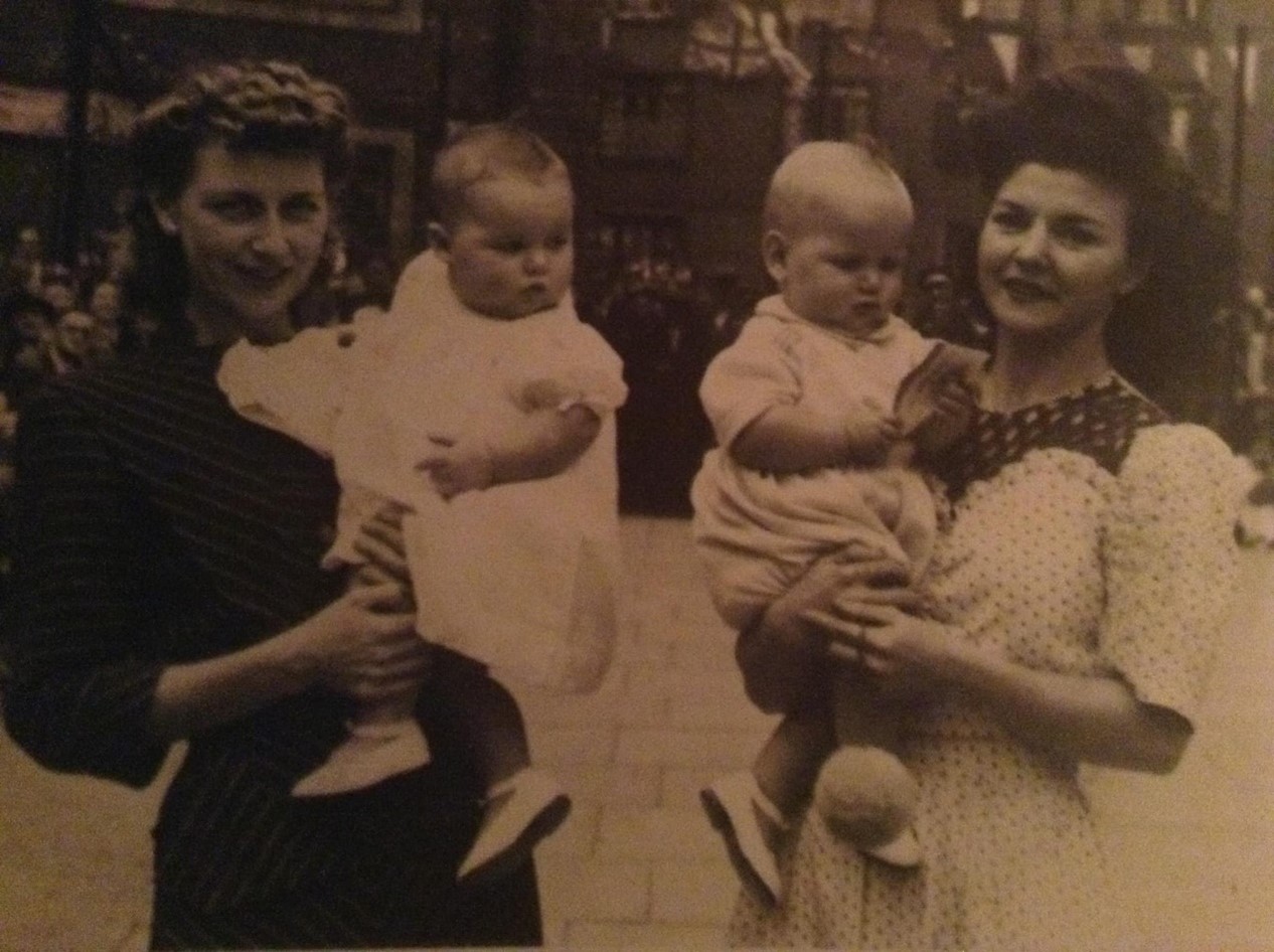Bermondsey Bonnie Baby competition Summer 1947..jpg