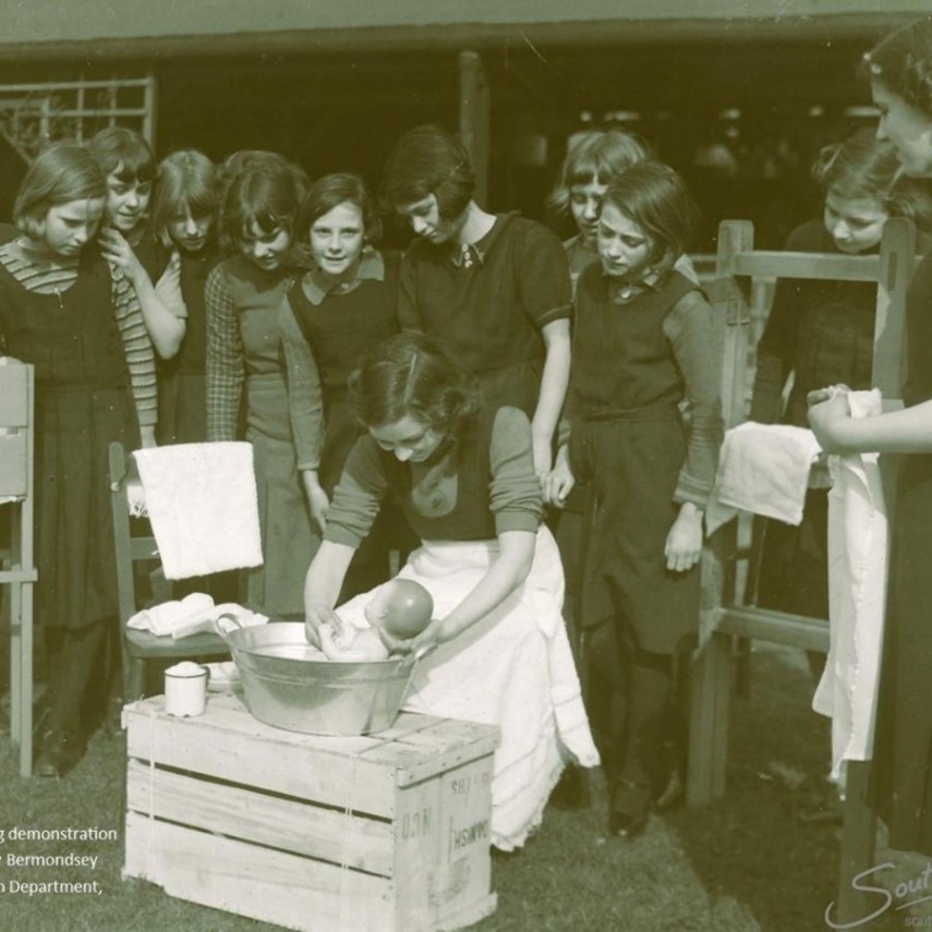 Grange Road, Bermondsey Public Health, baby bath demonstration, early 1930s..jpg