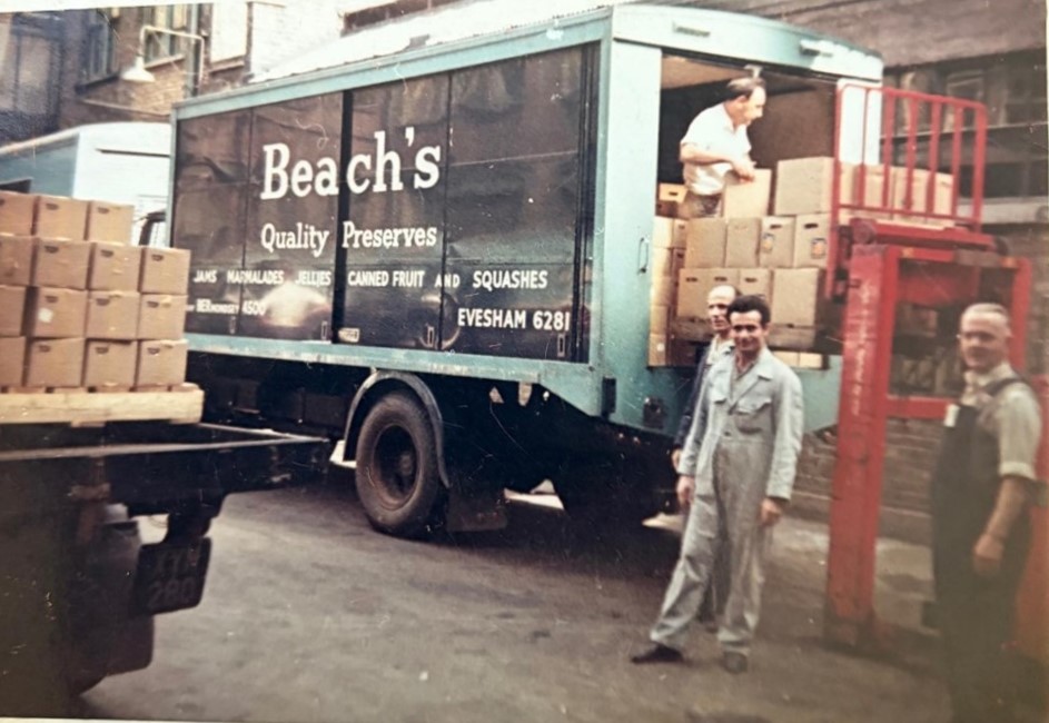 Rouel Road, Bermondsey, Beach’s.  c1960. X. jpg.jpg