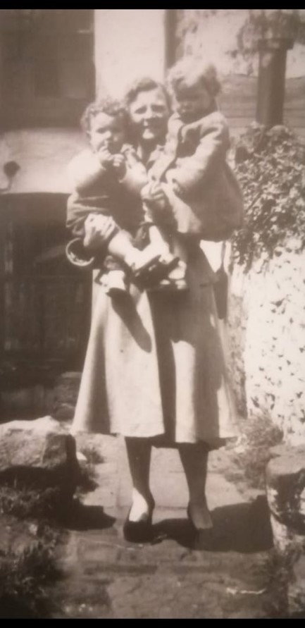 Cornbury Road, Rotherithe, back yard of number 27, c1947, ran off Oldfield Grove..jpg