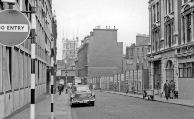 London Bridge Street to Borough High Street 1960.jpg