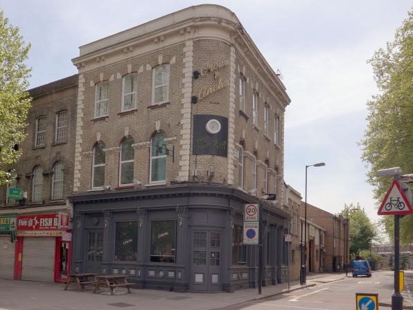 CROWN & ANCHOR, NEW KENT ROAD..jpg