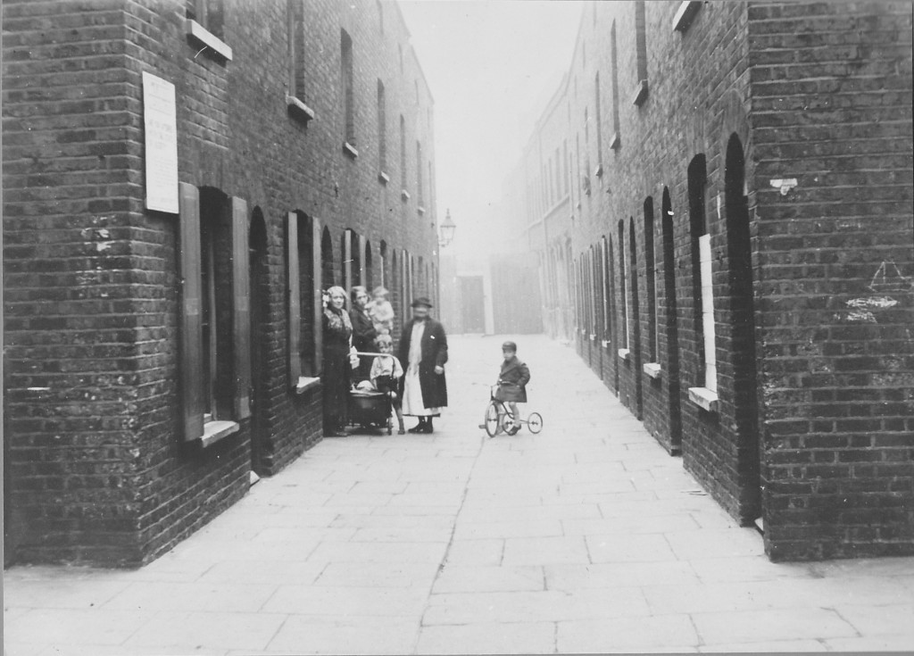 ARNOLDS PLACE ROTHERHITHE.jpg