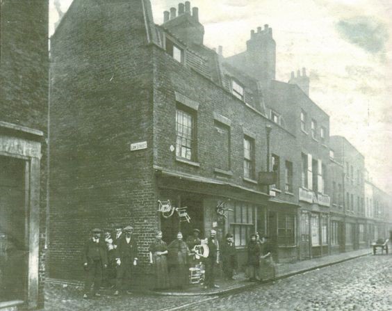 TABARD STREET 1900.jpg