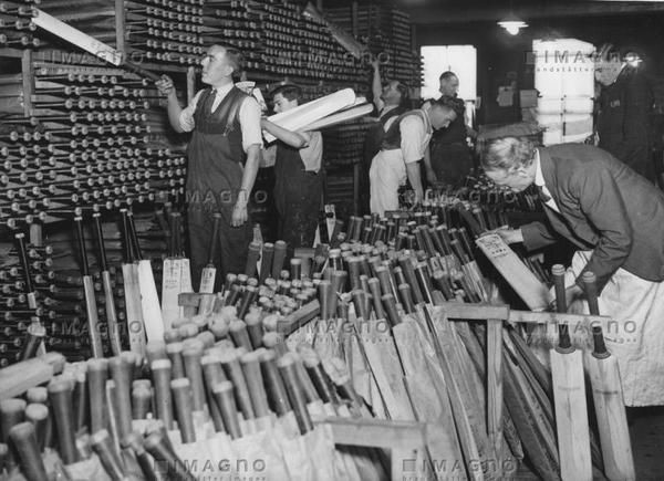 Cricket bat manufacturer Stuart Surridge in the Borough High Street, Southwark.jpg