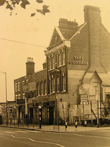 WILLIAM IV PUB ALBANY ROAD. 1848-1975..jpg