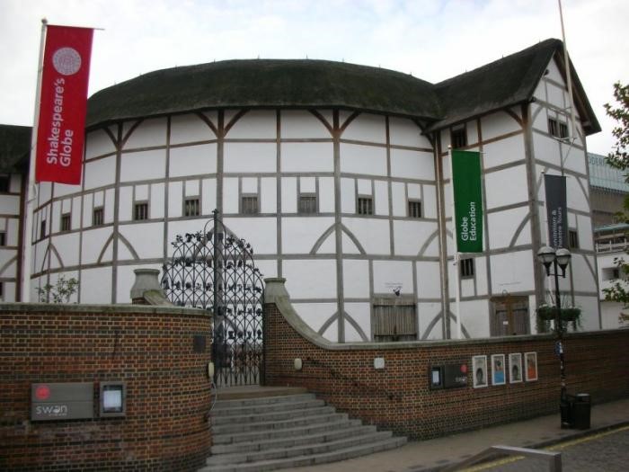 Shakespeare’s Globe Bankside. Cardinal Cap Alley..jpg