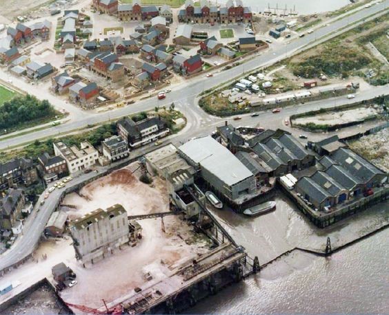 PACIFIC WHARF ROTHERHITHE 1980s.jpg