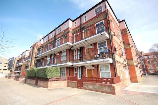 Vauben Street, Bermondsey 2015.jpg