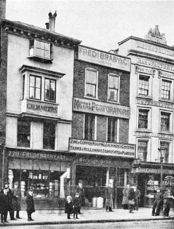 Borough High Street, West Side No's. 216-220 (1903).jpg