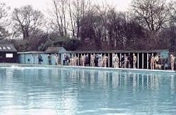An Old Photo of the Open-Air Lido in Southwark Park.jpg