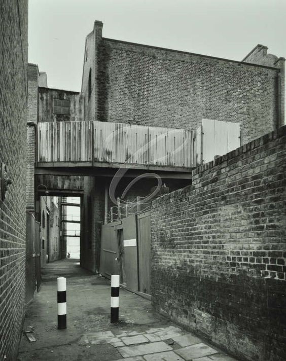 Hope Sufference Wharf, 105 Rotherhithe Street, looking west, 1977.jpg