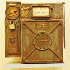 Guinness's Blds Gas Meter, I think this only took Shilling Coins.jpg