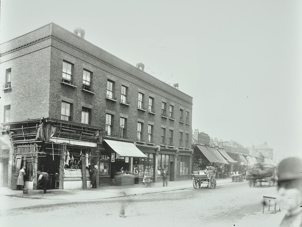 TOWER BRIDGE ROAD. X.jpg