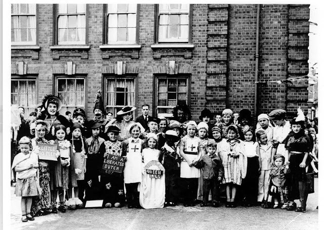 VE day fancy dress party in Sutton Dwellings Plough Way 1945 X.jpg
