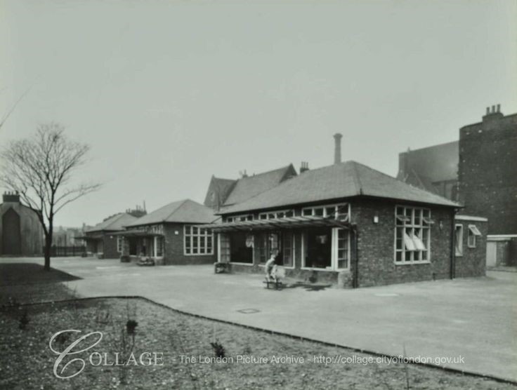 Grange Road, Kintore Way Nursery Bermondsey England in 1939  X.jpg