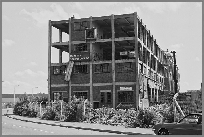 Bricklayers Arms, Pages Walk. 1988.jpg